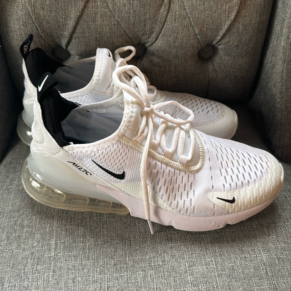 Nike 270s